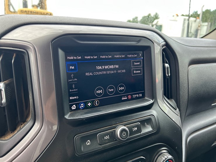 2020-chevrolet-2500hd-image-46
