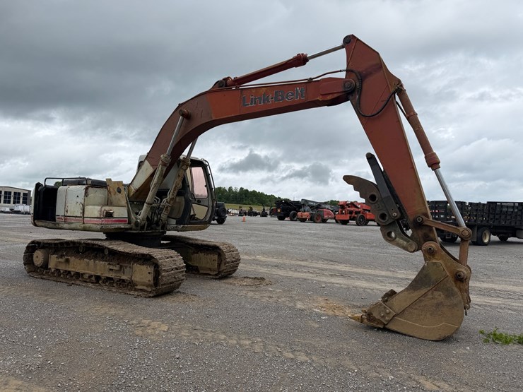 #87-•-2004-link-belt-2700-hyd-excavator-image-2