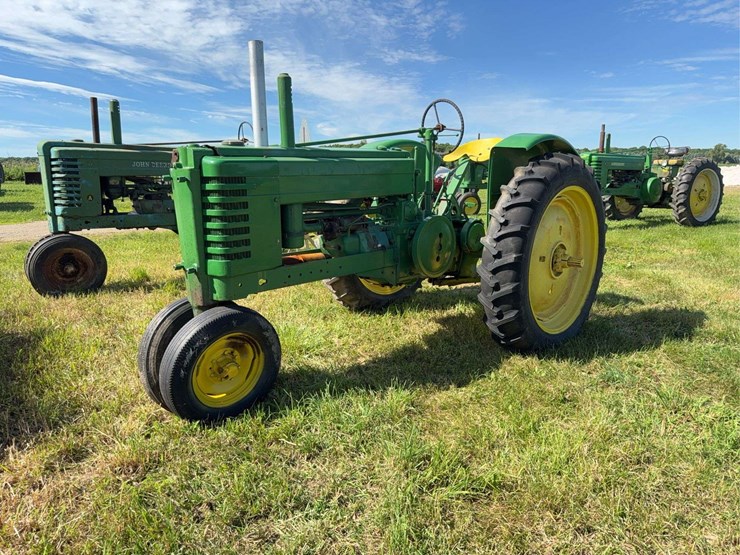john-deere-model-b-image-1