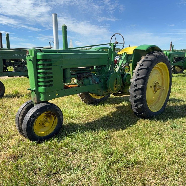 JOHN DEERE MODEL B
