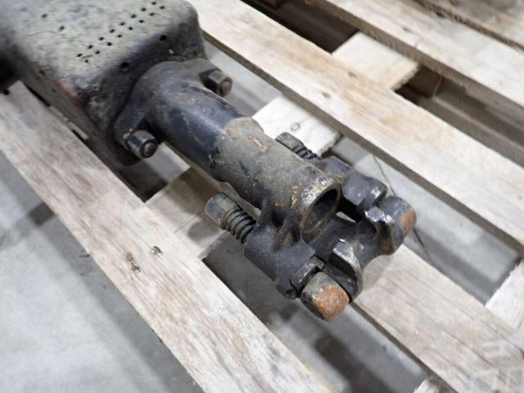 qty-of-(2)-air-breakers-image-9