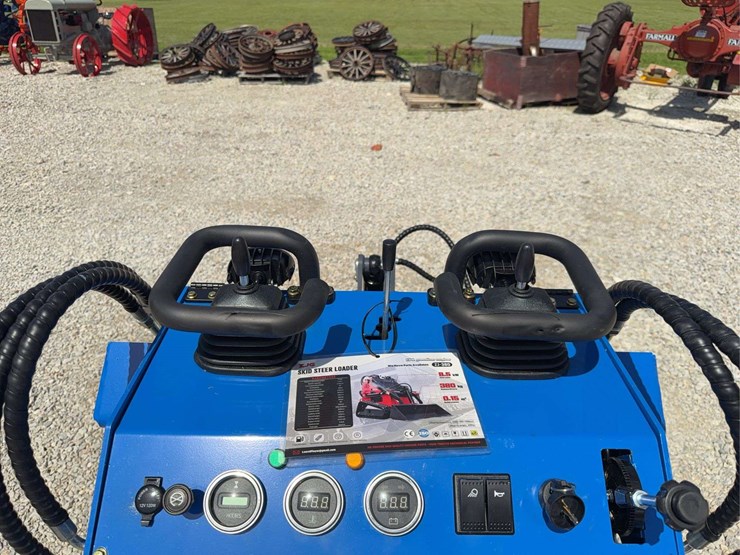 2026-zjg-zj-380-tracked-mini-skid-steer-loader-image-11