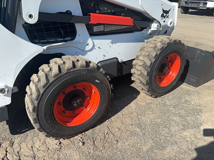 2021-bobcat-s740-image-7