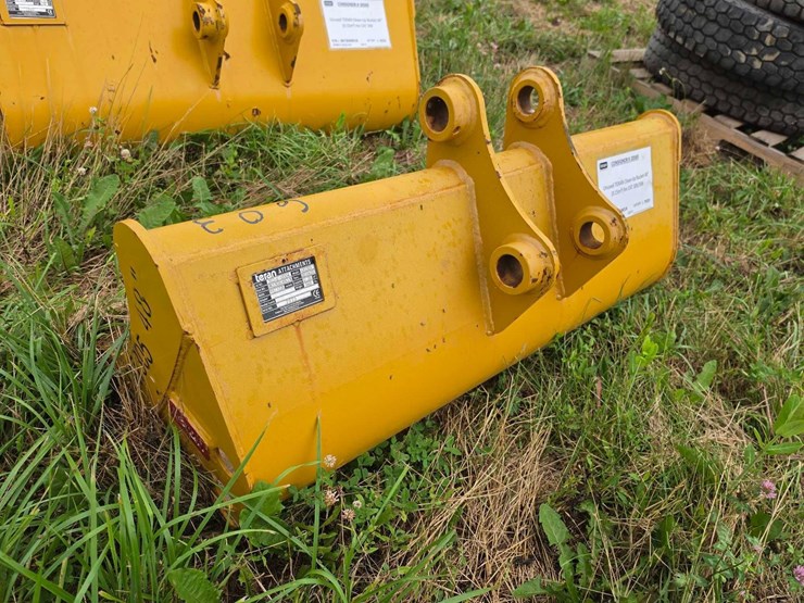 caterpillar-305-image-4