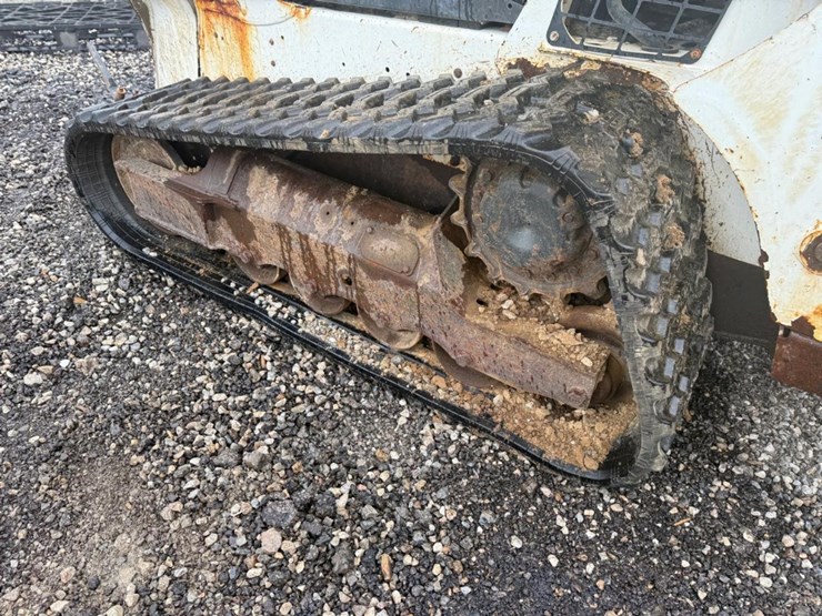 2020-bobcat-t595-image-16