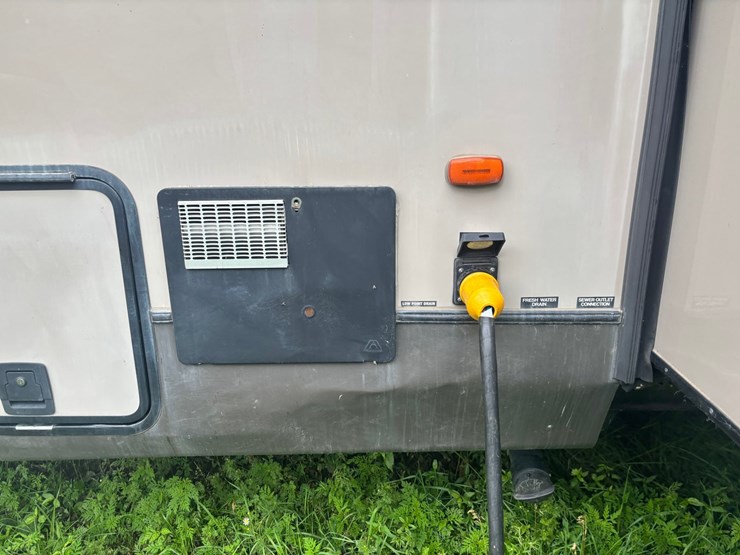 #2231-•-2014-crusader-335-5th-wheel-camper-image-37