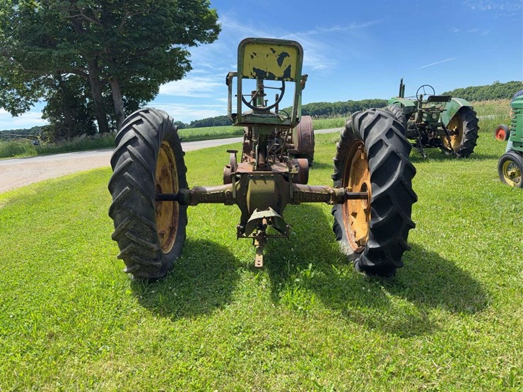 john-deere-model-b-image-3