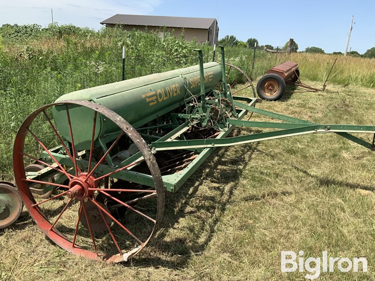 oliver-superior-mechanical-grain-drill-image-4