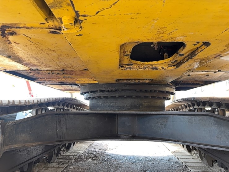 komatsu-pc270-lc-7-image-20