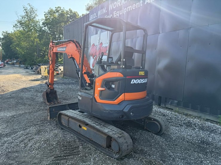 2022-doosan-dx35z-image-2