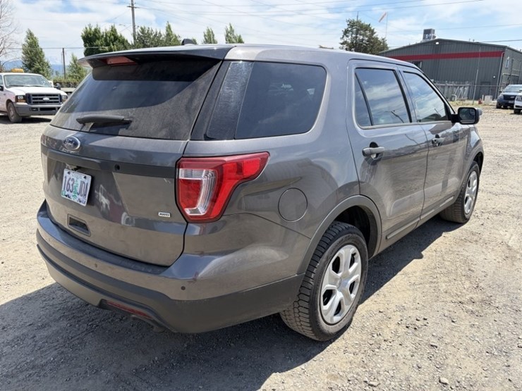 2017-ford-explorer-image-4
