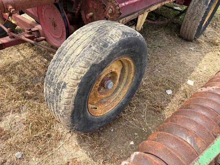 new-holland-manure-spreader-image-7