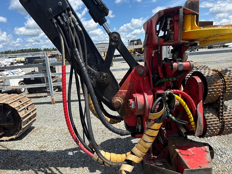 2014-caterpillar-501-image-36