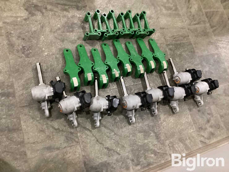 john-deere-8-image-8