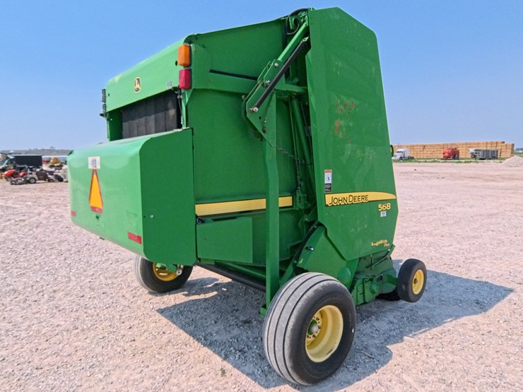 2009-john-deere-568-image-35