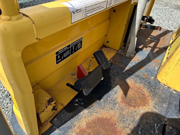 2013-yanmar-c30-image-33