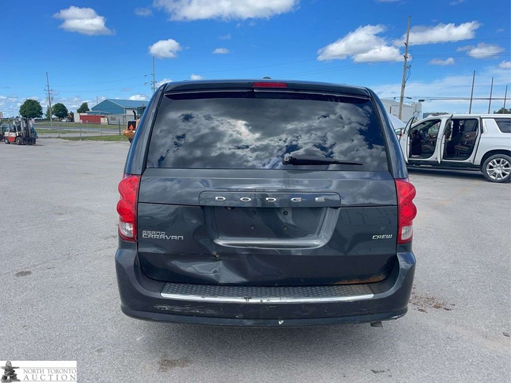 2012-dodge-grand-caravan-crew-image-6