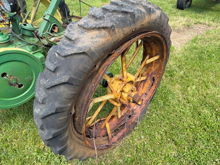 john-deere-model-b-image-9