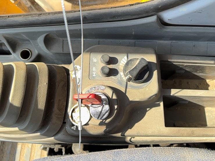 deere-230-lc-image-31
