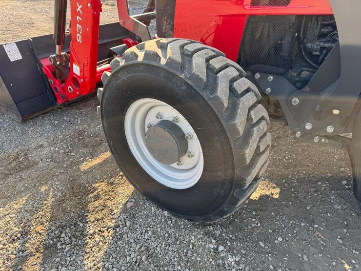2019-massey-ferguson-4710-image-19