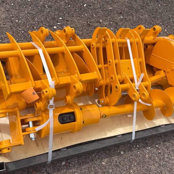 #1339 • (8) CAT 301 Excavator Attachment, GIYI, 2026, Unused
