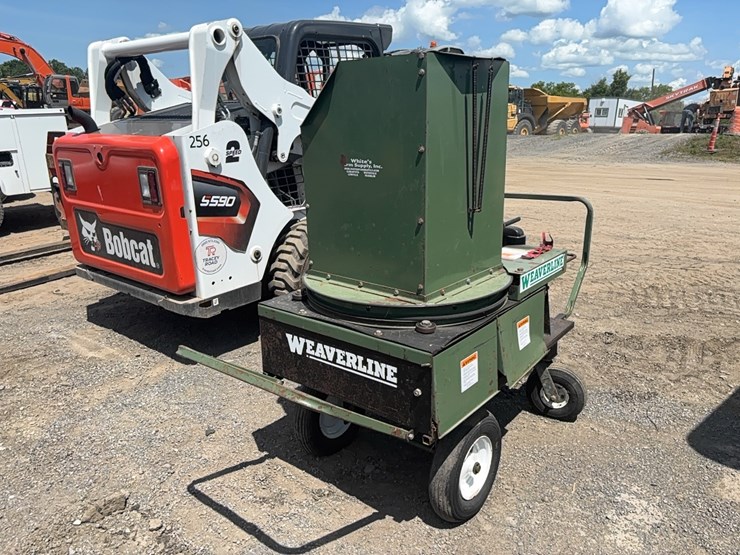like-new-weaverline-bale-shredder-image-3