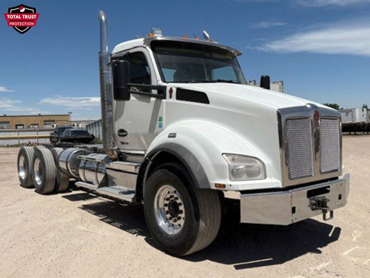 2023-kenworth-t880-image-1