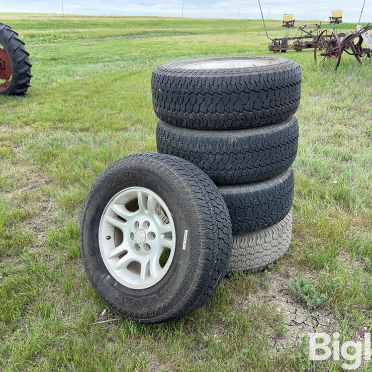 265/70R16 Tires W/Dodge Rims
