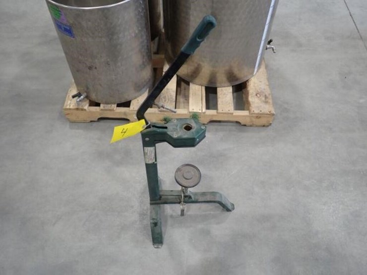 wine-press-image-9