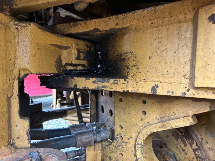 caterpillar-815a-image-24