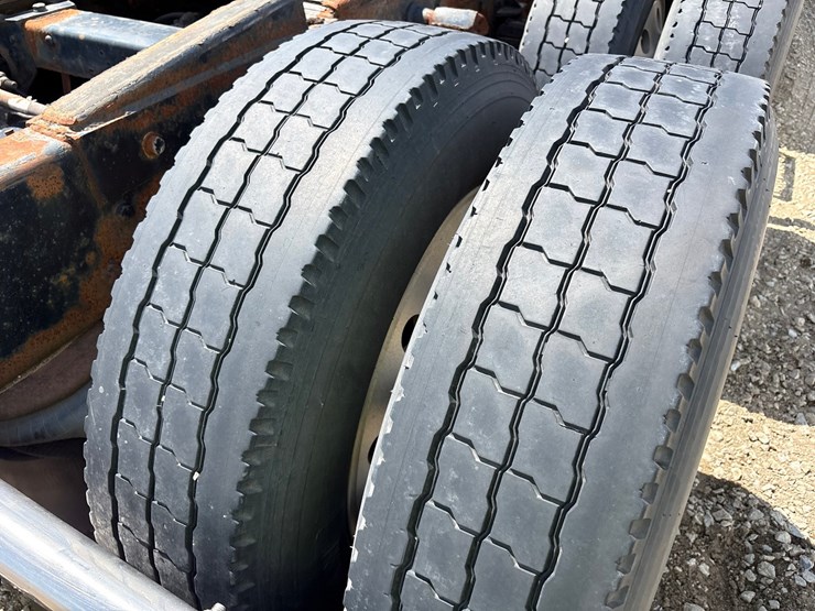 2000-peterbilt-377-image-66