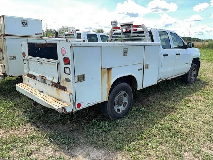 2016-chevrolet-2500-image-3