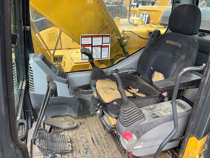 komatsu-pc270-lc-7-image-24