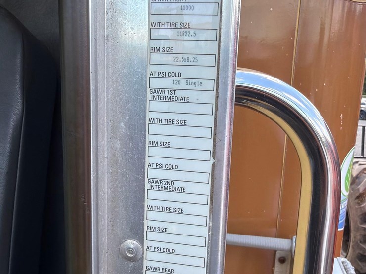 2014-kenworth-t370-image-21