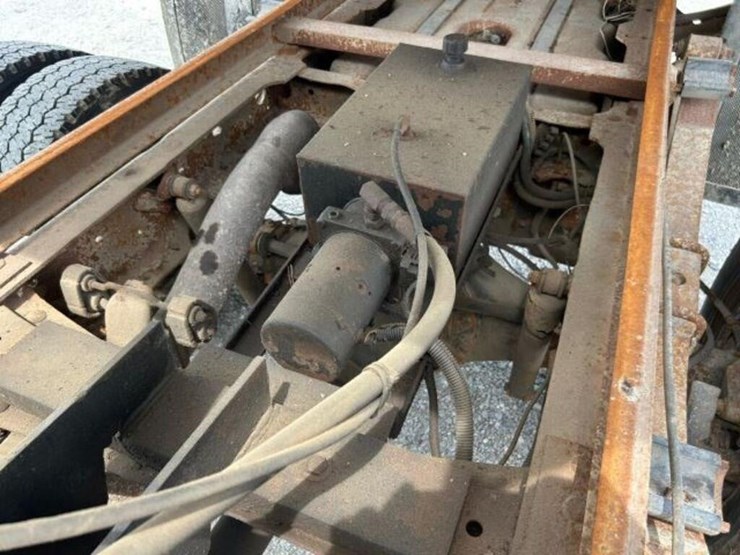 2002-ford-f550-image-53