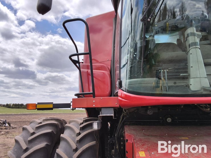 2013-case-ih-8230-image-11