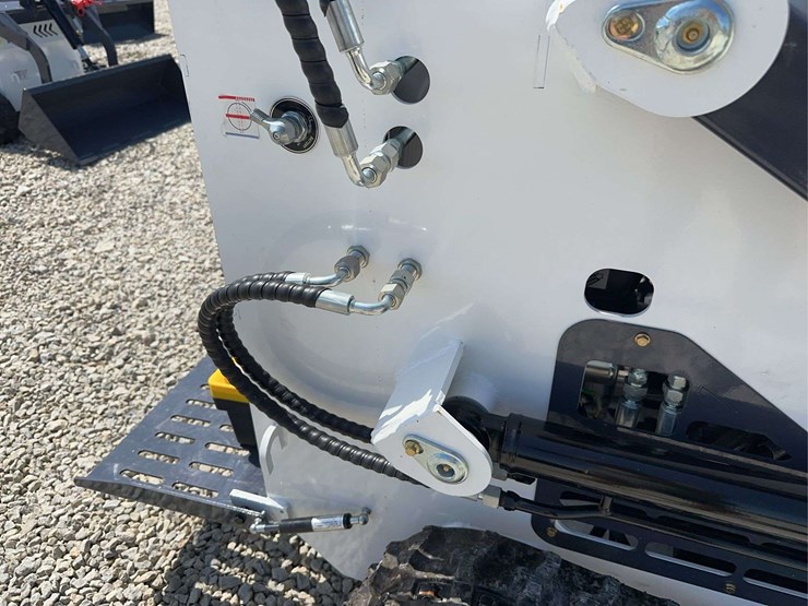 2026-zjg-zj-380-tracked-mini-skid-steer-loader-image-16