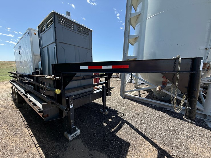 2000-crkg-24’x102”-t/a-porta-potty-doghouse-gooseneck-trailer-image-2