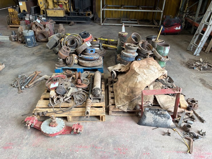 (4-pallets)-assorted-flanges,-snatch-blocks,-we’ll-head-parts,-flood-lights,-etc-image-2
