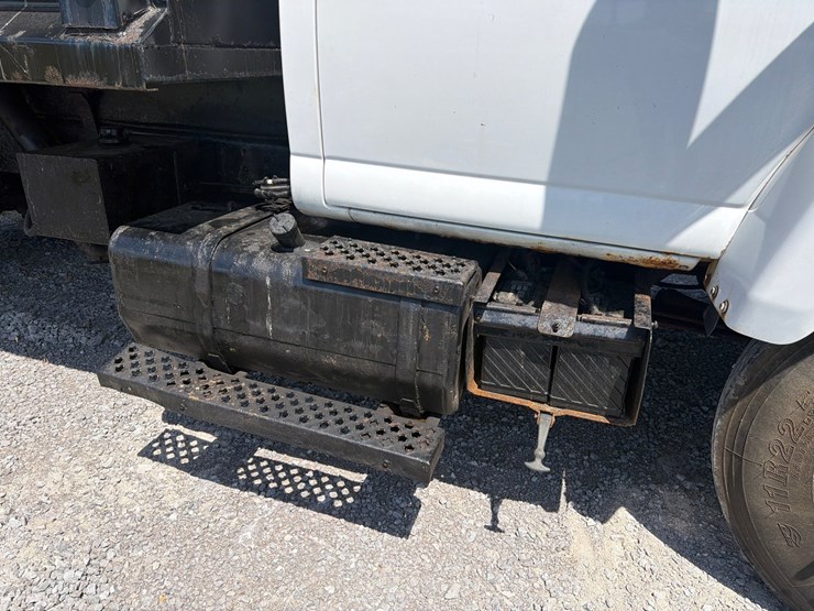 #45-•-2005-gmc-c6500-single-axle-dump-truck-image-7