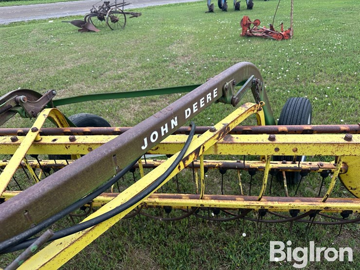 john-deere-660-image-9