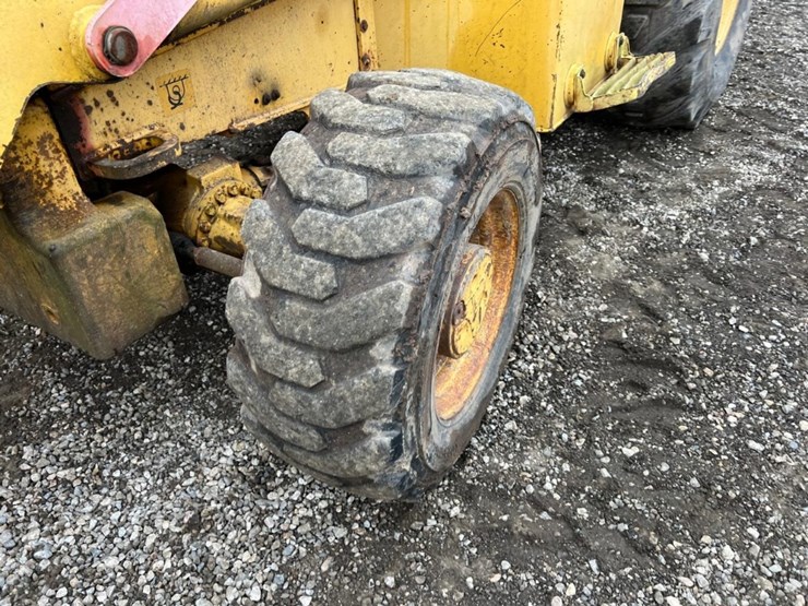 john-deere-310d-image-12