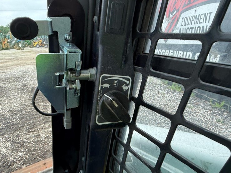 2024-bobcat-t595-image-21