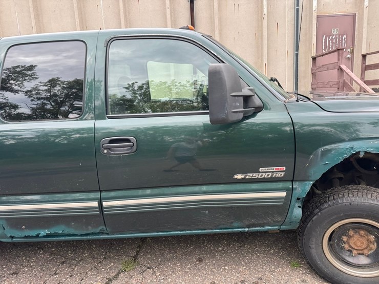 2002-chevrolet-2500hd-image-26