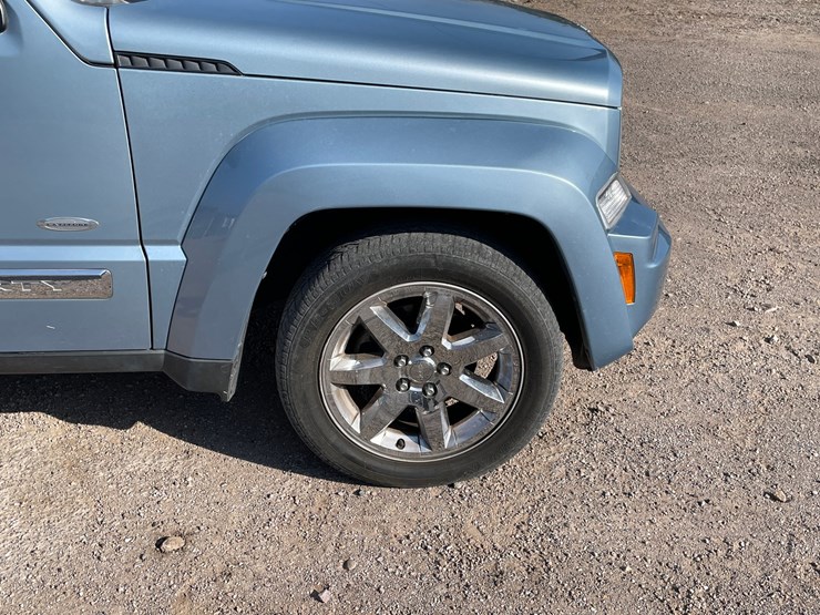 2012-jeep-liberty-image-25