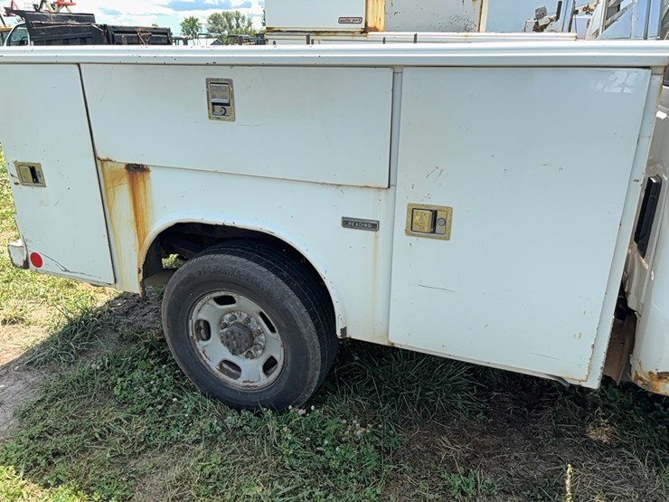 2016-chevrolet-2500-image-11