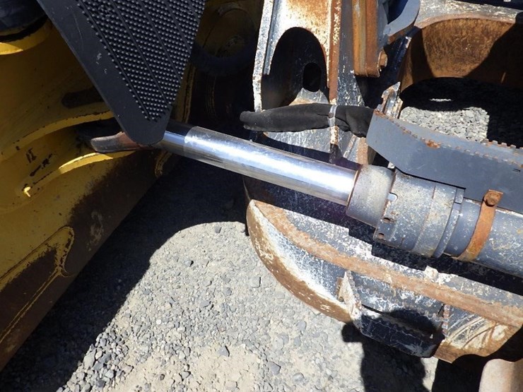 2016-deere-850k-image-14