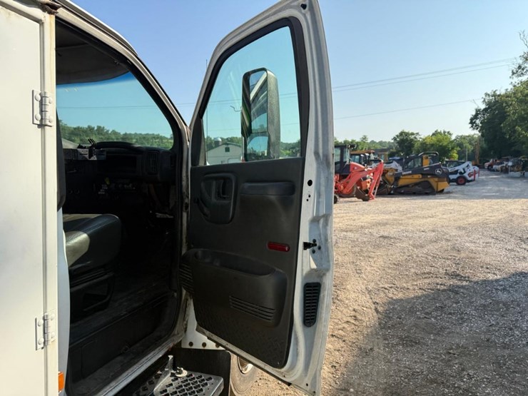 2003-gmc-topkick-image-11