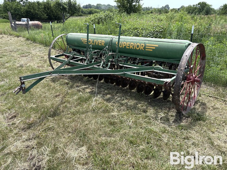 oliver-superior-mechanical-grain-drill-image-1