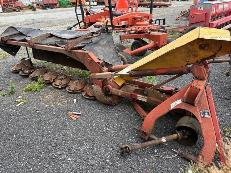 new-holland-616-image-1